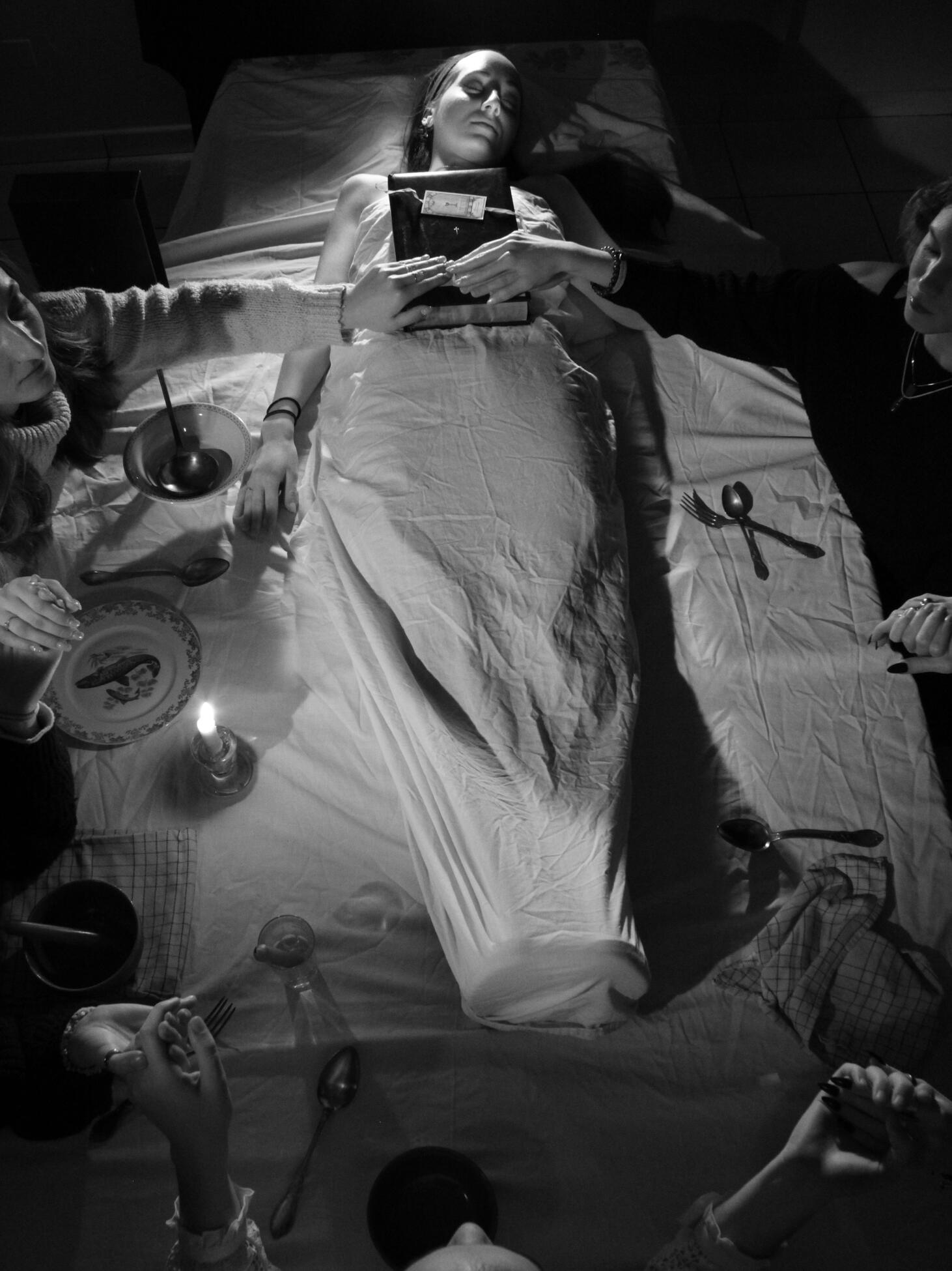 Scène : Diner cannibale